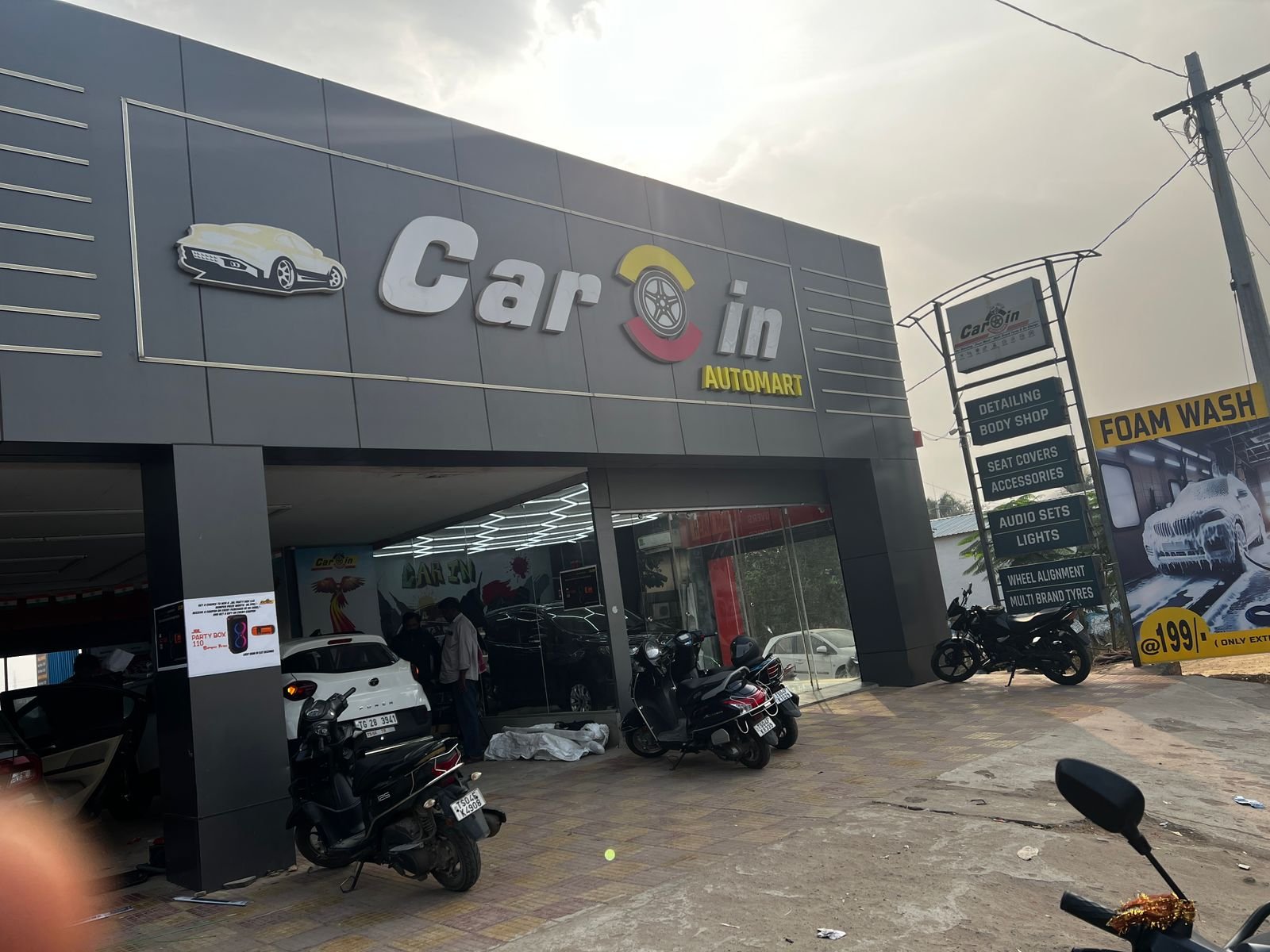 CAR IN AUTOMART 5