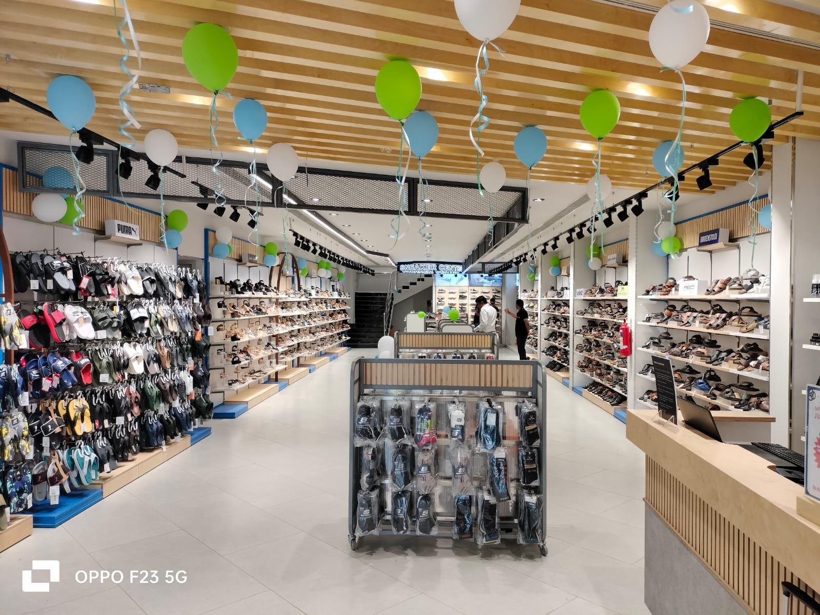 CENTRO Shoes & More 2