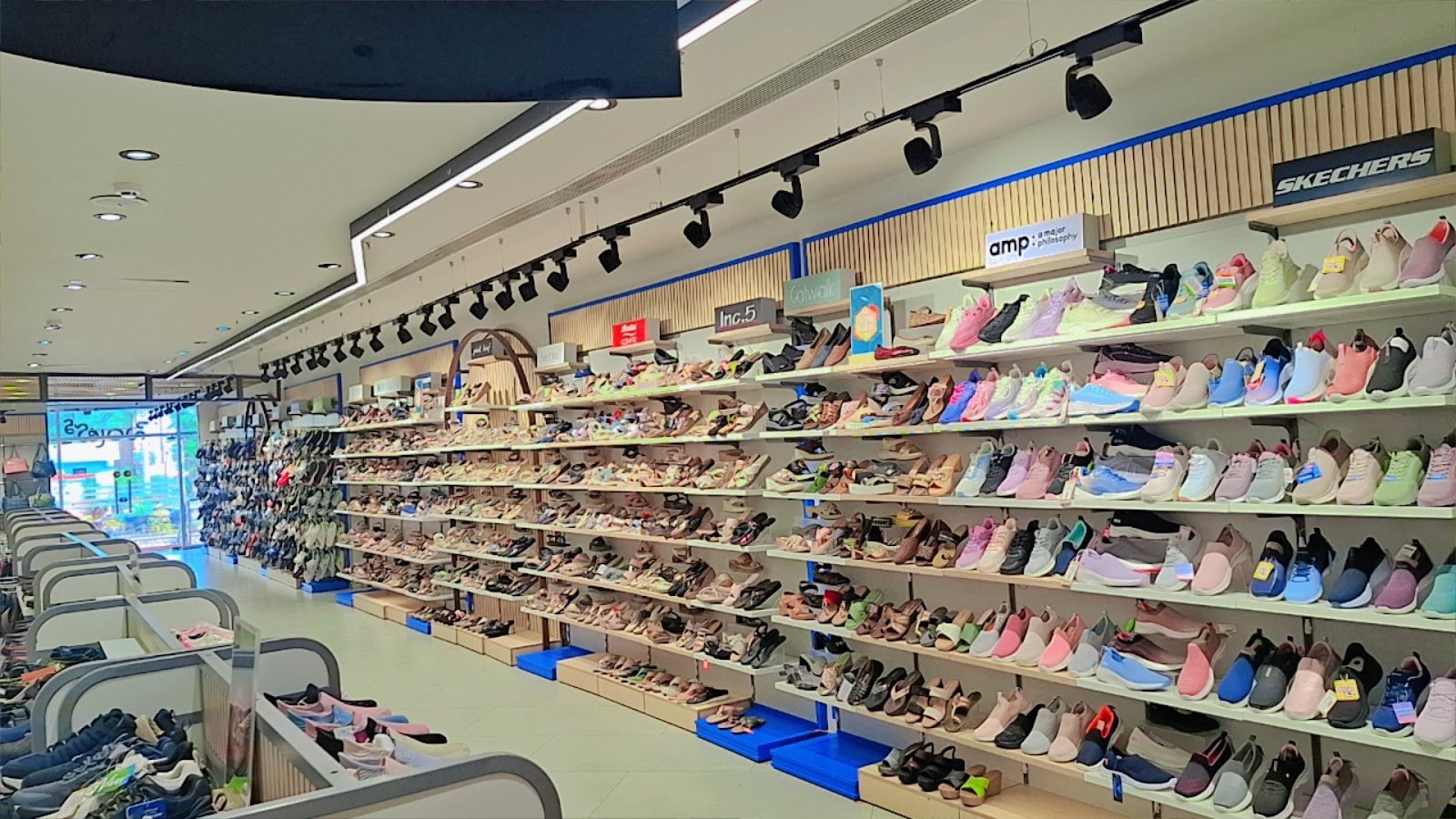 CENTRO Shoes & More 3