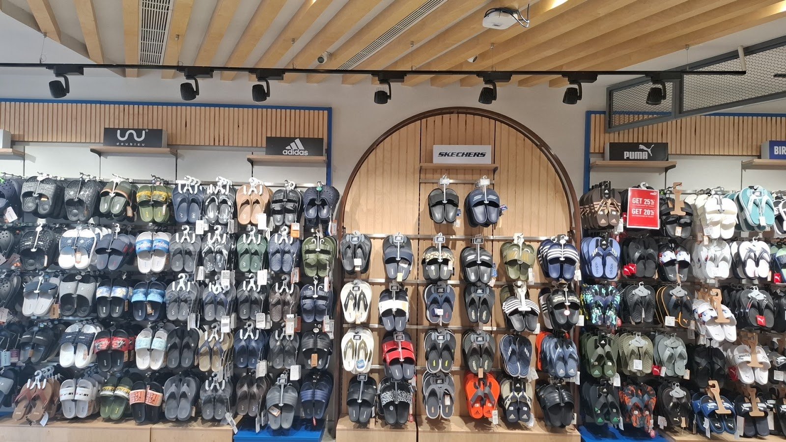 CENTRO Shoes & More 4