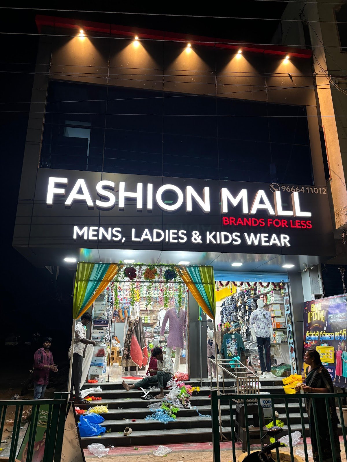 FASHION MALL MENS LADIES & KIDS WEAR 3