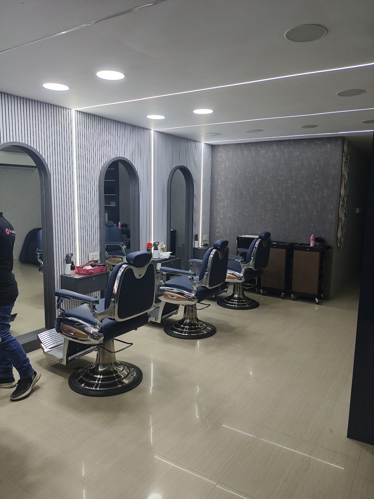 Pinks n Bloos Beauty Salon 4