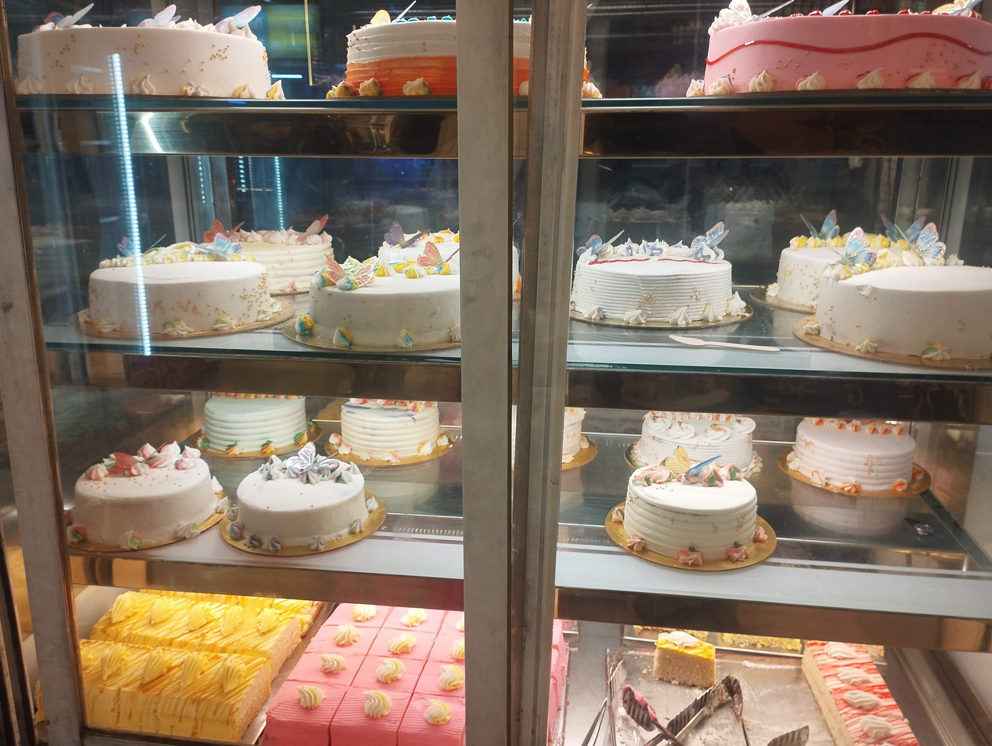 GP Reddy Ghee Sweets & Bakery image