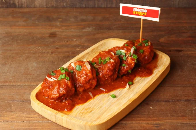 Momo Streat photo