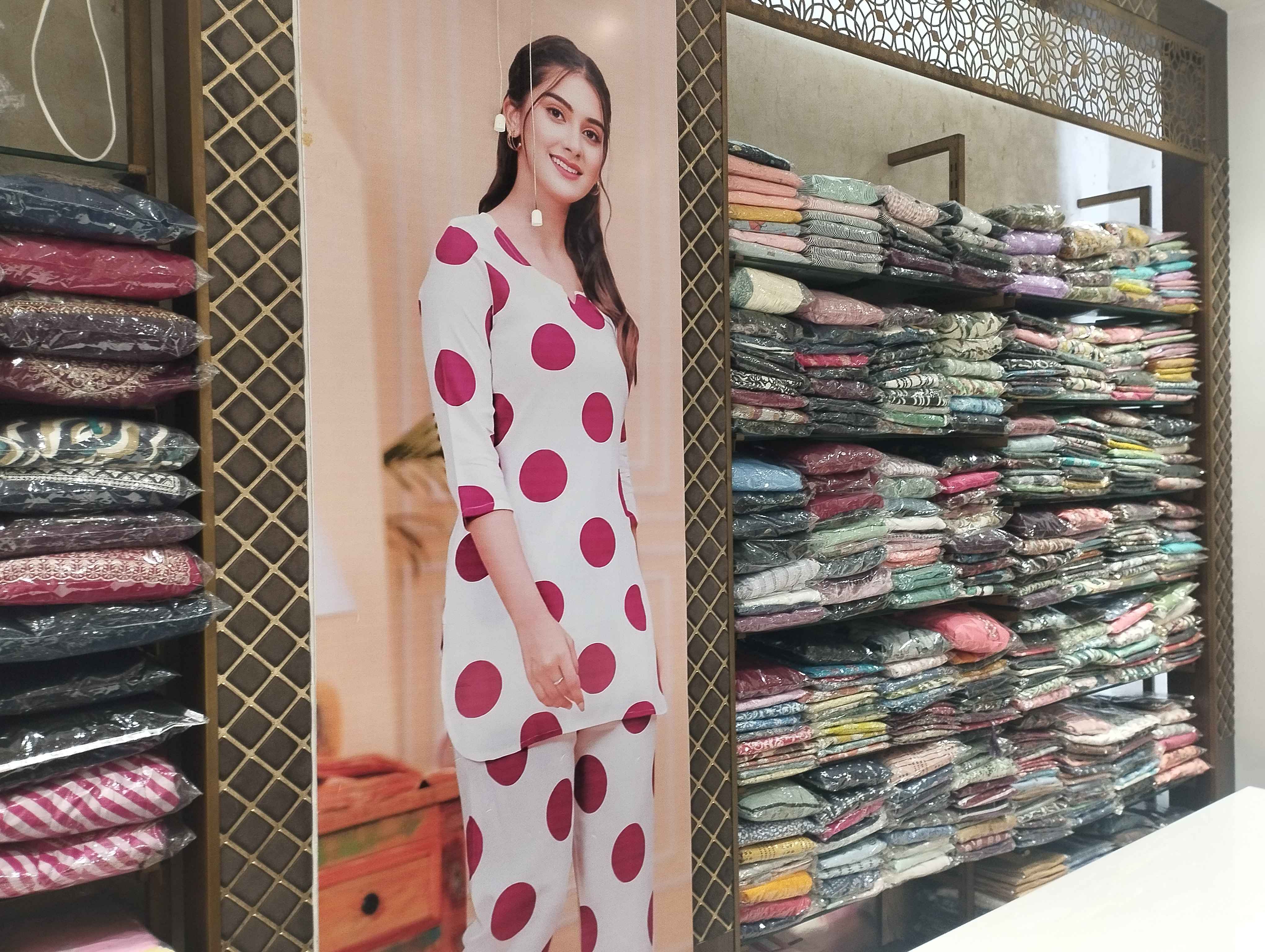 Manisha Mall photo